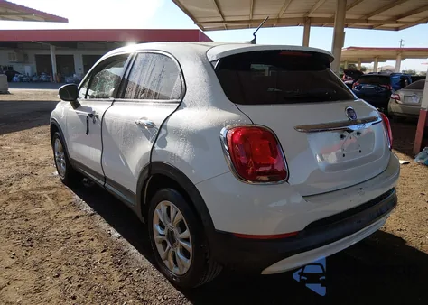 2016 Fiat 500X Easy z USA, uszkodzony, nr VIN ZFBCFXBT7GP438725